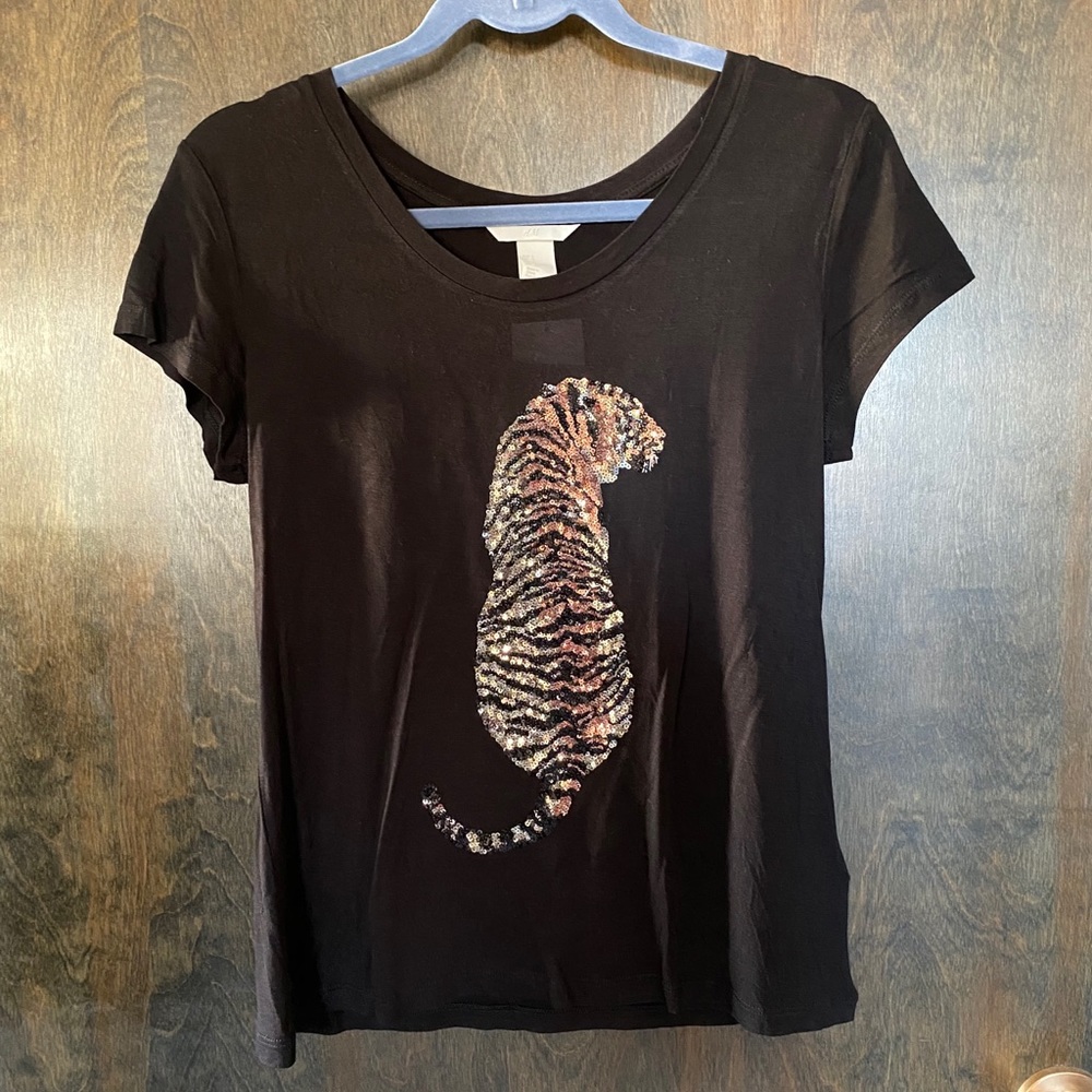 Like new H&M tiger 🐅 shirt